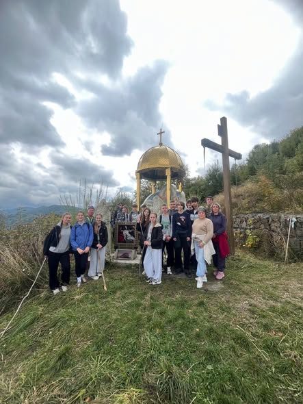 Мандрівка, що об'єднує: 10-Б до Дня туризму