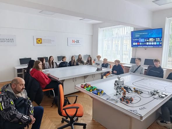 Учні 10-А на обласному Форумі позашкілля у Львові
